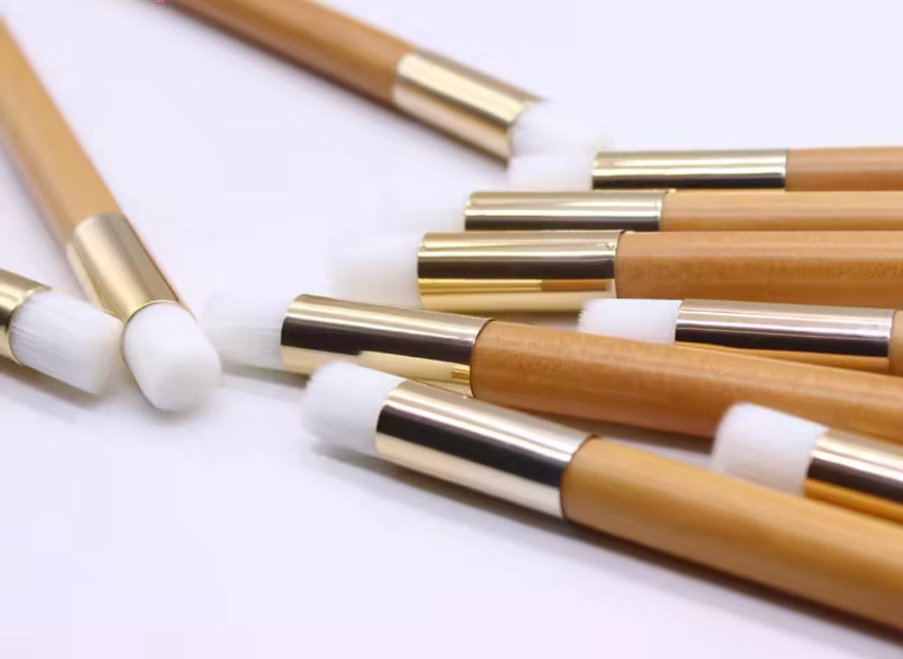 Brushes: Wood Lash shampoo brush